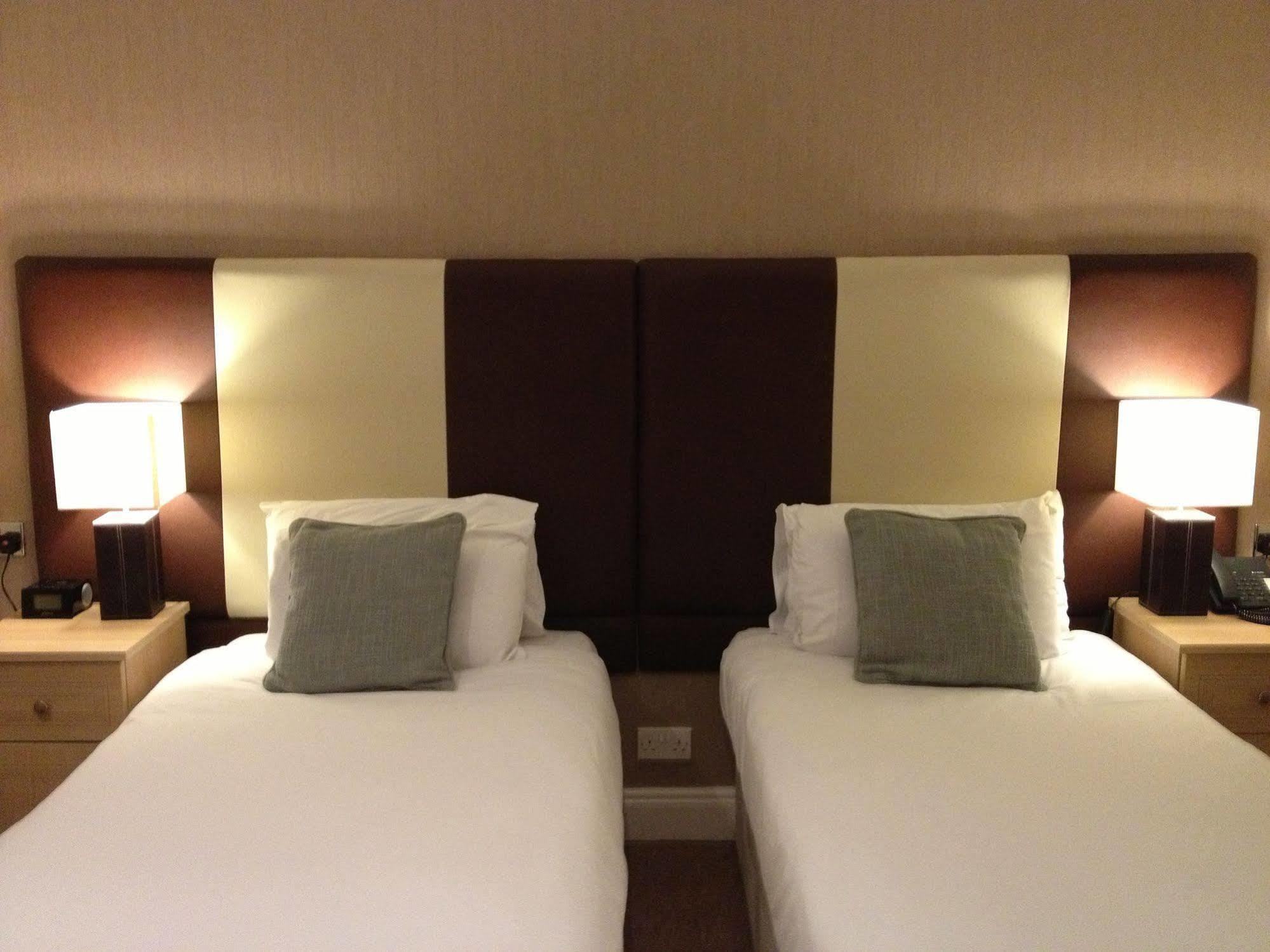 Allerton Court Hotel نورثاليرتون المظهر الخارجي الصورة
